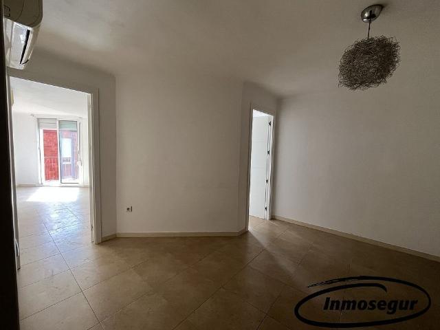 Piso en venta en avenida De Barcelona, Reus, de 69 m² 2 habitaciones por 98.000