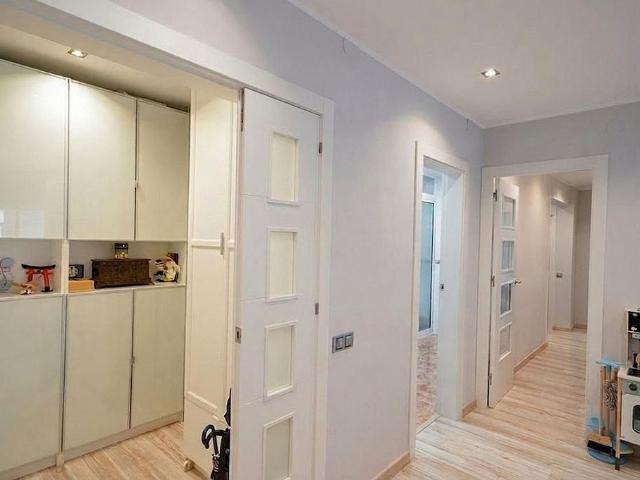 Piso en venta en avenida De Guatemala, Sant Andreu de la Barca, de 66 m² 3 habitaciones por 247.000
