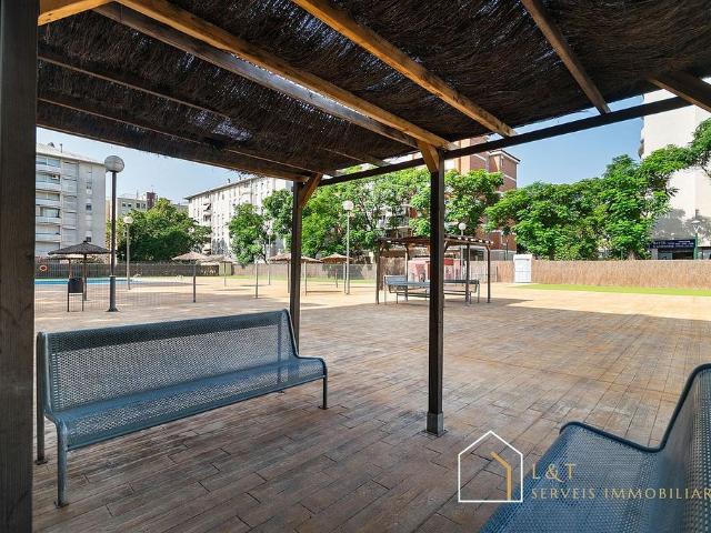 Piso en venta en avenida De España, Cerdanyola del Vallès, de 100 m² 3 habitaciones por 350.000