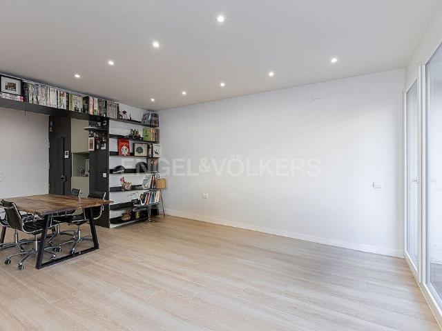 Piso en venta en avenida De Josep Tarradellas, Barcelona, de 99 m² 3 habitaciones por 690.000