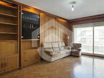 Piso en venta en avenida De la Mare de Déu de Montserrat, Barcelona, de 150 m² 4 habitaciones por 669.500