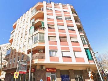 Piso en venta en avenida De la Mare de Déu de Montserrat, Barcelona, de 61 m² 3 habitaciones por 265.000