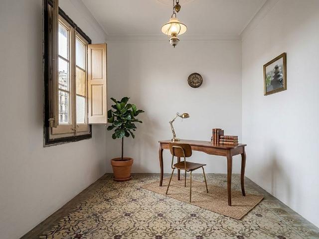 Piso en venta en avenida De la República Argentina, Barcelona, de 104 m² 3 habitaciones por 480.000
