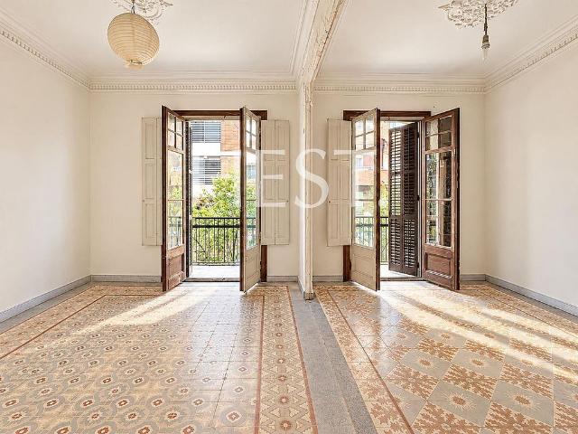 Piso en venta en avenida De la República Argentina, Barcelona, de 104 m² 5 habitaciones por 480.000
