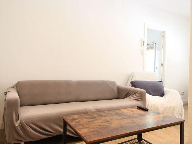 Piso en venta en avenida De la República Argentina, Barcelona, de 72 m² 2 habitaciones por 295.000