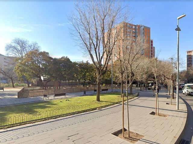 Piso en venta en avenida De la República Argentina, Cornellà de Llobregat, de 50 m² 1 habitación por 168.200