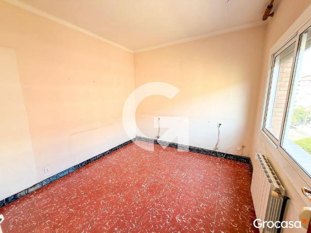 Piso en venta en avenida De la Verge de Montserrat, Prat de Llobregat, El, de 63 m² 4 habitaciones por 234.000