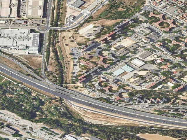 Piso en venta en avenida De la Via de la Plata, Badia del Vallès, de 84 m² 3 habitaciones por 118.190