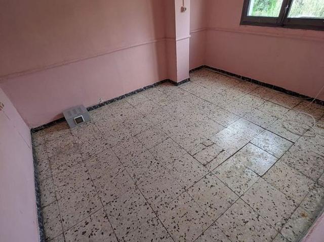 Piso en venta en avenida De L'exèrcit, Lleida, de 71 m² 2 habitaciones por 34.000