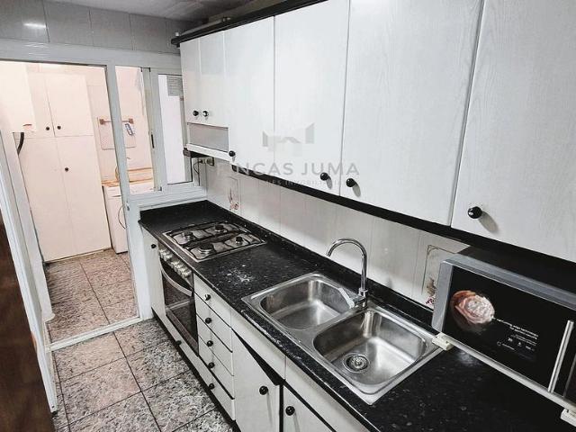Piso en venta en avenida Electricitat, Esplugues de Llobregat, de 59 m² 3 habitaciones por 276.000