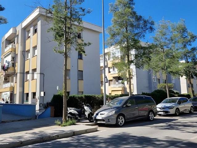 Piso en venta en avenida De L'eramprunyà, Gavà, de 81 m² 3 habitaciones por 135.000