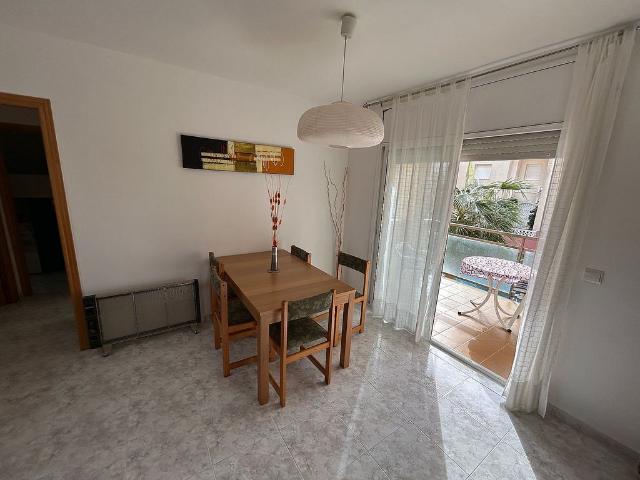 Piso en venta en avenida De Les Oliveres, Torredembarra, de 54 m² 2 habitaciones por 195.000