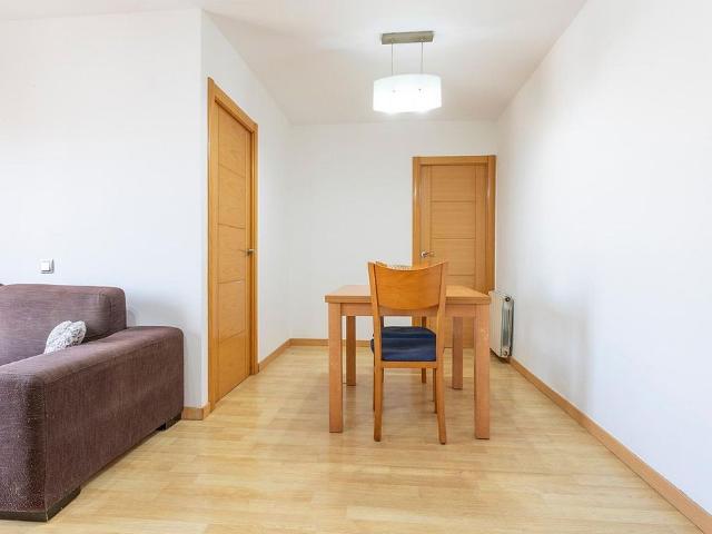 Piso en venta en avenida De Les Corts Catalanes, Sant Adrià de Besos, de 77 m² 2 habitaciones por 220.000