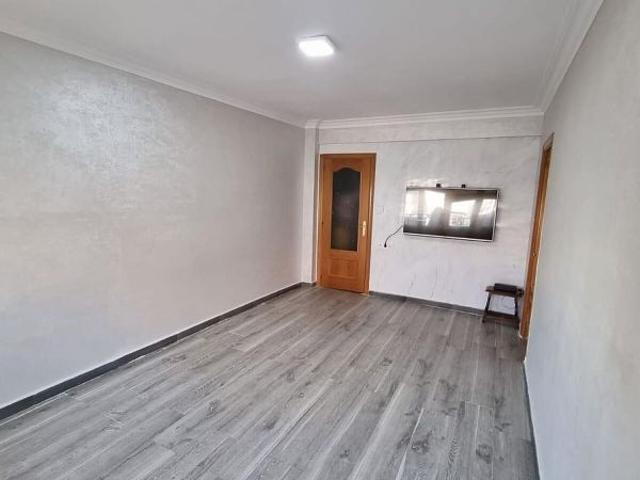 Piso en venta en avenida De Les Garrigues, Lleida, de 73 m² 4 habitaciones por 135.000