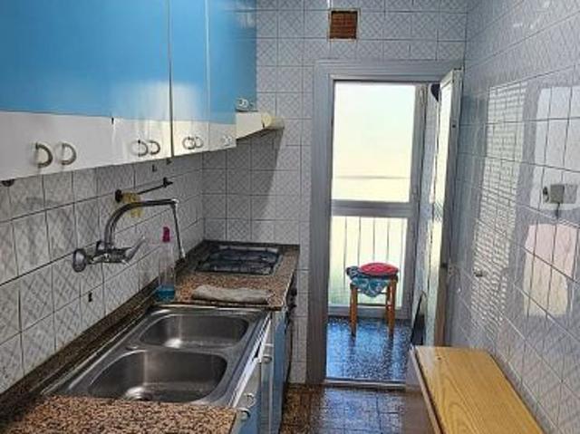 Piso en venta en avenida De Sant Ildefons, Cornellà de Llobregat, de 62 m² 3 habitaciones por 171.000
