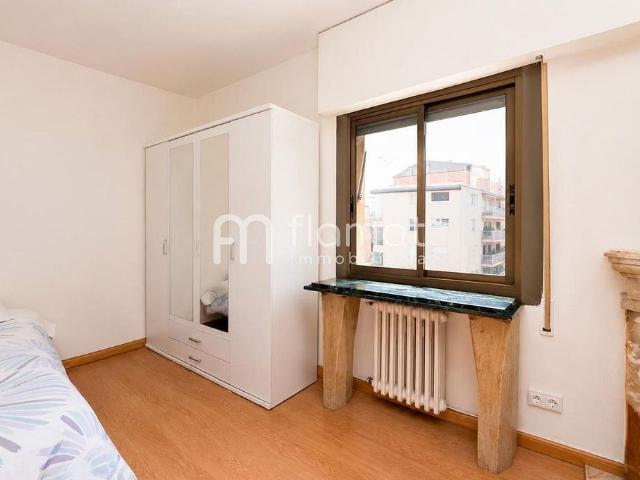 Piso en venta en avenida De Sant Ramon Nonat, Barcelona, de 88 m² 4 habitaciones por 200.000
