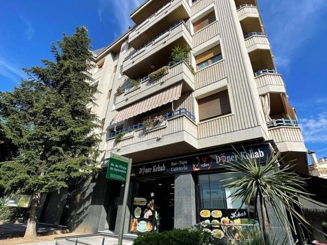 Piso en venta en avenida De Setembre, Llagosta, La, de 103 m² 4 habitaciones por 185.000