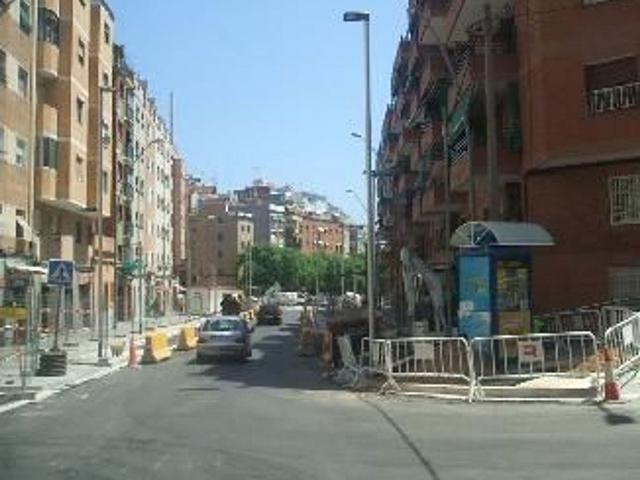 Piso en venta en avenida De Severo Ochoa, Esplugues de Llobregat, de 57 m² 4 habitaciones por 144.000