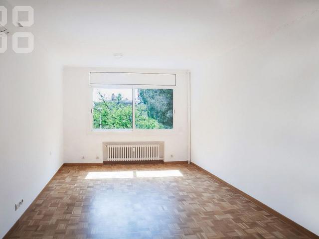 Piso en venta en avenida De Pompeu Fabra, Barcelona, de 56 m² 1 habitación por 299.000