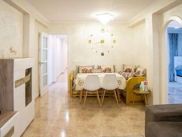 Piso en venta en avenida De Pere El Cerimoniós, Reus, de 93 m² 2 habitaciones por 158.900