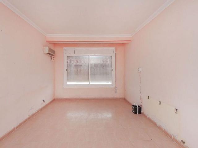 Piso en venta en avenida De Pius XII, Móra d´Ebre, de 115 m² 3 habitaciones por 72.000