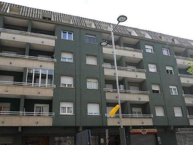 Piso en venta en avenida De Roma, Manlleu, de 78 m² 3 habitaciones por 97.700