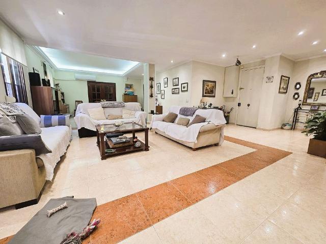 Piso en venta en avenida De Ramón y Cajal, Tarragona, de 190 m² 6 habitaciones por 450.000