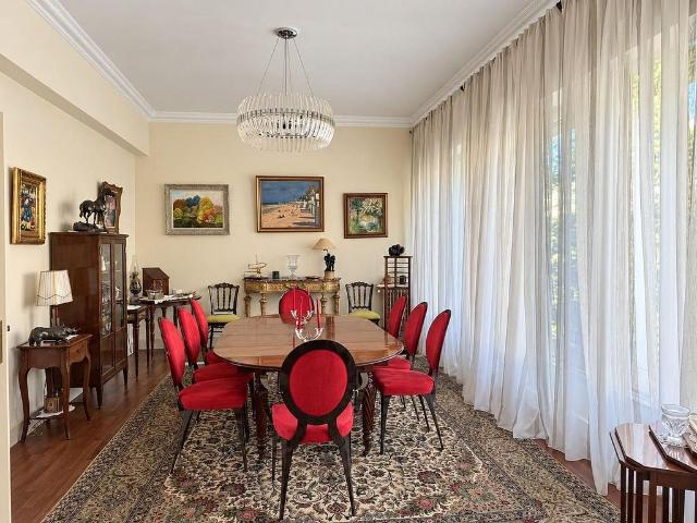 Piso en venta en avenida De Vilallonga, Figueres, de 250 m² 5 habitaciones por 550.000