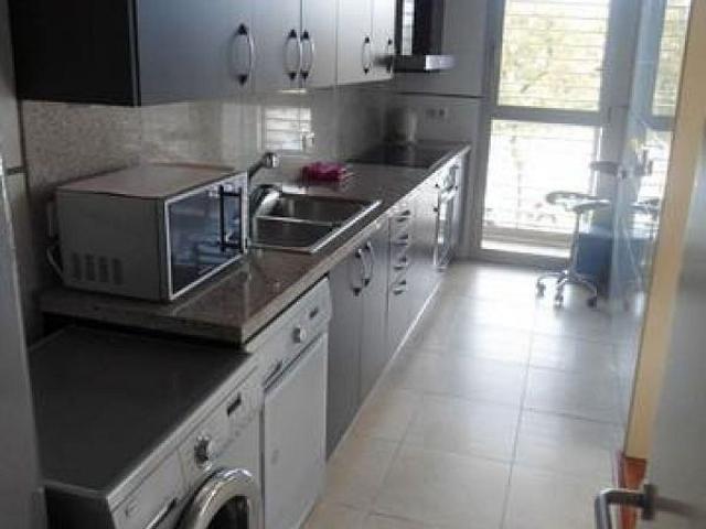 Piso en venta en avenida D'eduard Maristany, Sant Adrià de Besos, de 63 m² 2 habitaciones por 410.000