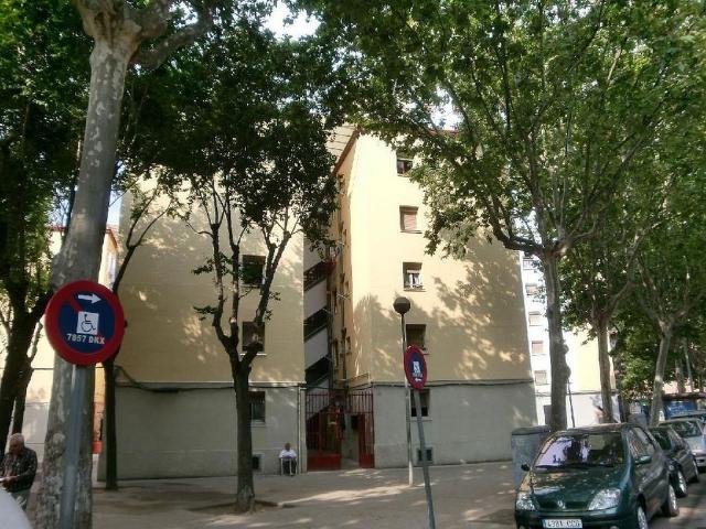 Piso en venta en avenida Del Maresme, Badalona, de 55 m² 3 habitaciones por 51.000
