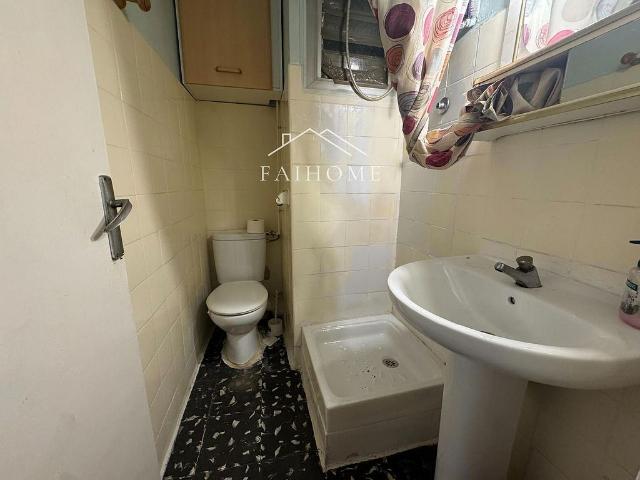 Piso en venta en avenida Del Marquès de Sant Mori, Badalona, de 52 m² 2 habitaciones por 140.000