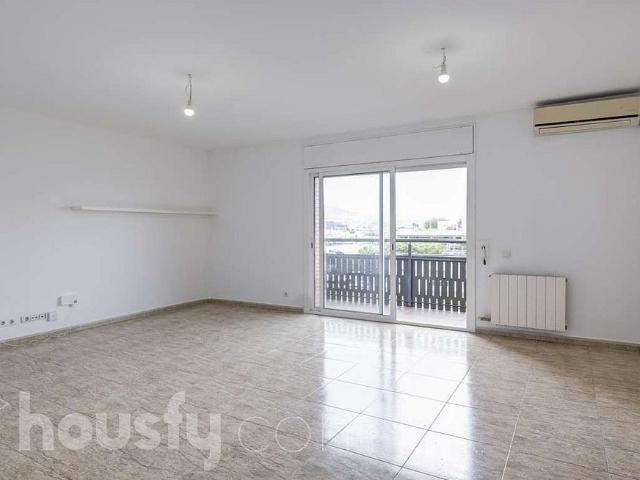 Piso en venta en avenida Del Mediterrani, Pineda de Mar, de 81 m² 3 habitaciones por 260.000