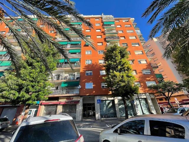 Piso en venta en avenida Del Mediterrani, Reus, de 91 m² 3 habitaciones por 99.000