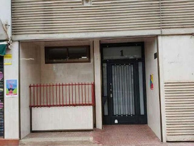 Piso en venta en avenida Del Cantábric, Badia del Vallès, de 87 m² 3 habitaciones por 99.000