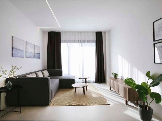 Piso en venta en avenida Del Carrilet, Barcelona, de 41 m² 1 habitación por 305.000