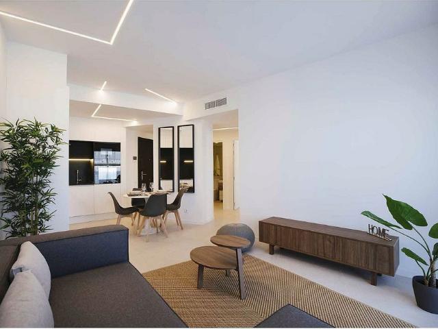 Piso en venta en avenida Del Carrilet, Barcelona, de 48 m² 2 habitaciones por 370.000