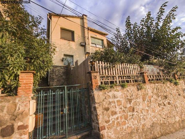 Piso en venta en avenida Del Puigdomí, Caldes de Montbui, de 80 m² 3 habitaciones por 109.000