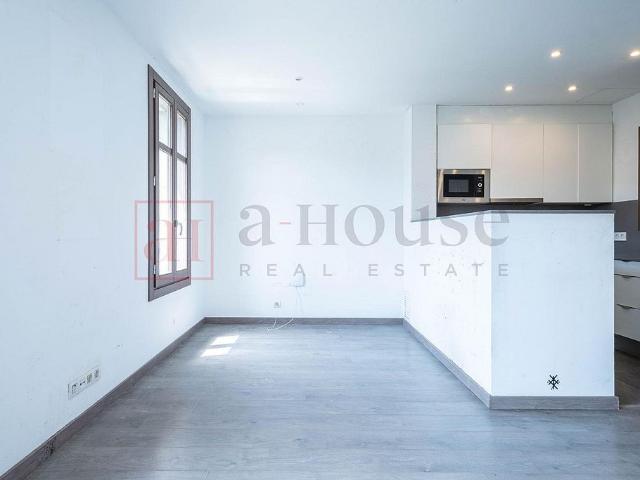Piso en venta en avenida Del Paral·Lel, Barcelona, de 88 m² 2 habitaciones por 450.000