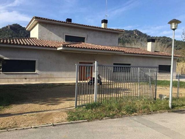Piso en venta en avenida Del President Companys, Santa Coloma de Farners, de 339 m² 3 habitaciones por 430.000