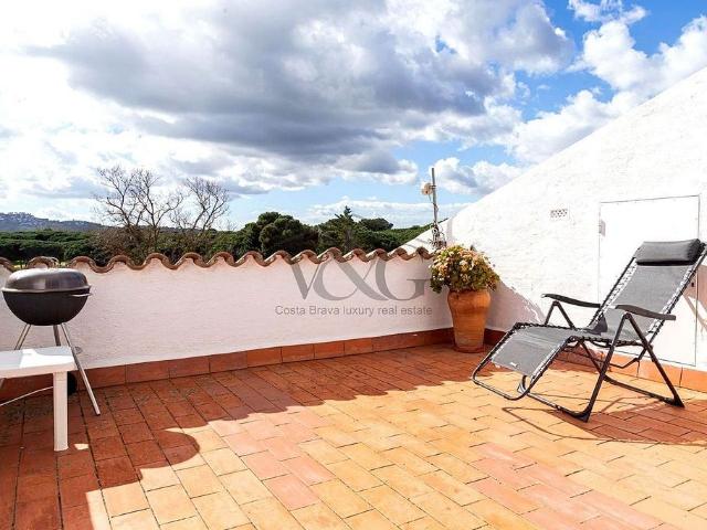 Piso en venta en avenida Dels Arenals de Mar, Pals, de 85 m² 2 habitaciones por 400.000