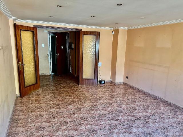 Piso en venta en avenida Dels Països Catalans, Reus, de 85 m² 3 habitaciones por 158.000