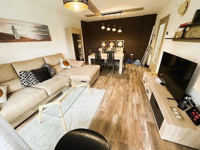 Piso en venta en avenida Dels Països Catalans, Tarragona, de 117 m² 4 habitaciones por 280.000