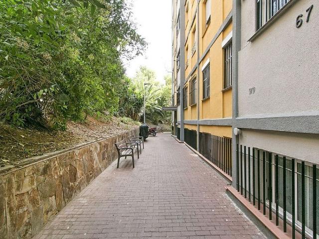 Piso en venta en avenida Dels Rasos de Peguera, Barcelona, de 52 m² 3 habitaciones por 129.000