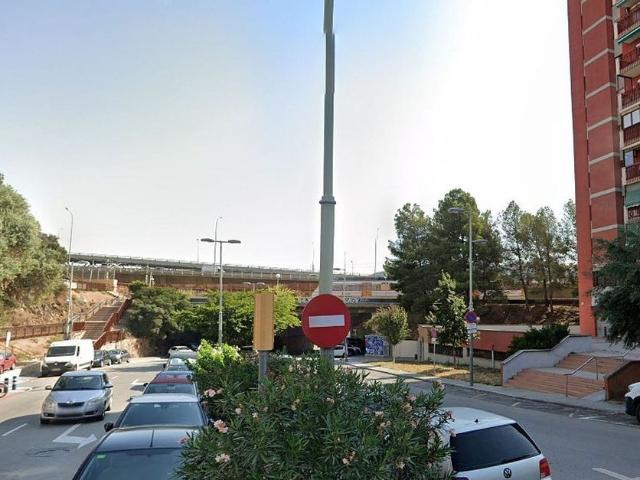 Piso en venta en avenida Dels Rasos de Peguera, Barcelona, de 64 m² por 122.000