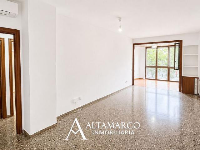 Piso en venta en avenida Diagonal, Barcelona, de 101 m² 4 habitaciones por 549.000