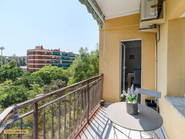 Piso en venta en avenida Diagonal, Gavà, de 83 m² 3 habitaciones por 350.000