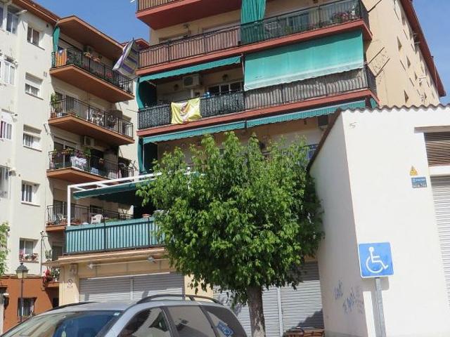 Piso en venta en avenida Diagonal, Palau solità i Plegamans, de 65 m² 2 habitaciones por 129.000