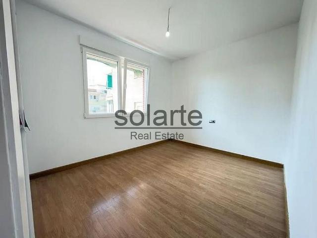 Piso en venta en avenida D'isabel la Catòlica, Hospitalet de Llobregat, L´, de 83 m² 3 habitaciones por 200.000