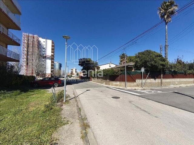 Piso en venta en avenida Emporda, Sant Pere Pescador, de 146 m² 2 habitaciones por 150.000
