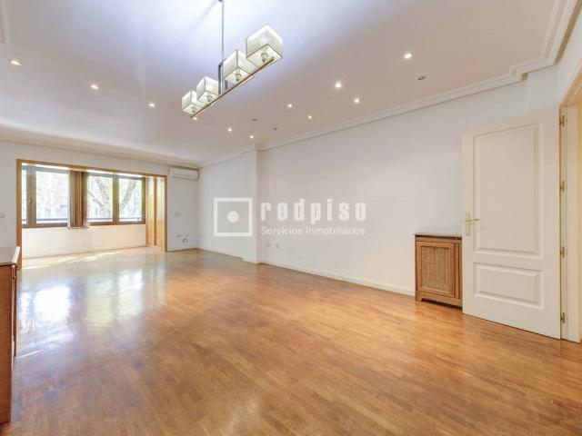 Piso en Venta en Avenida Europa
